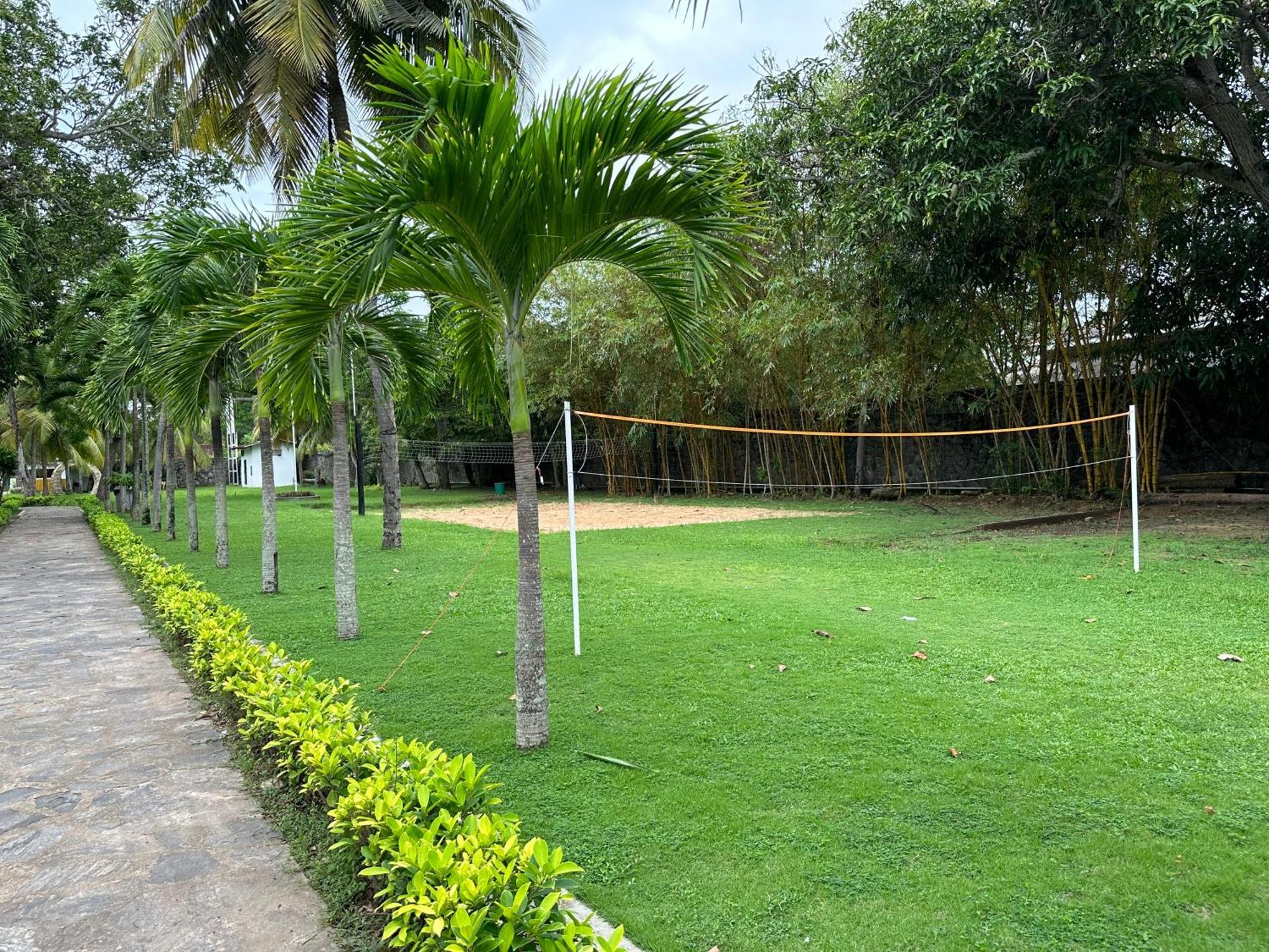 Amaluna Resorts Negombo Luaran gambar