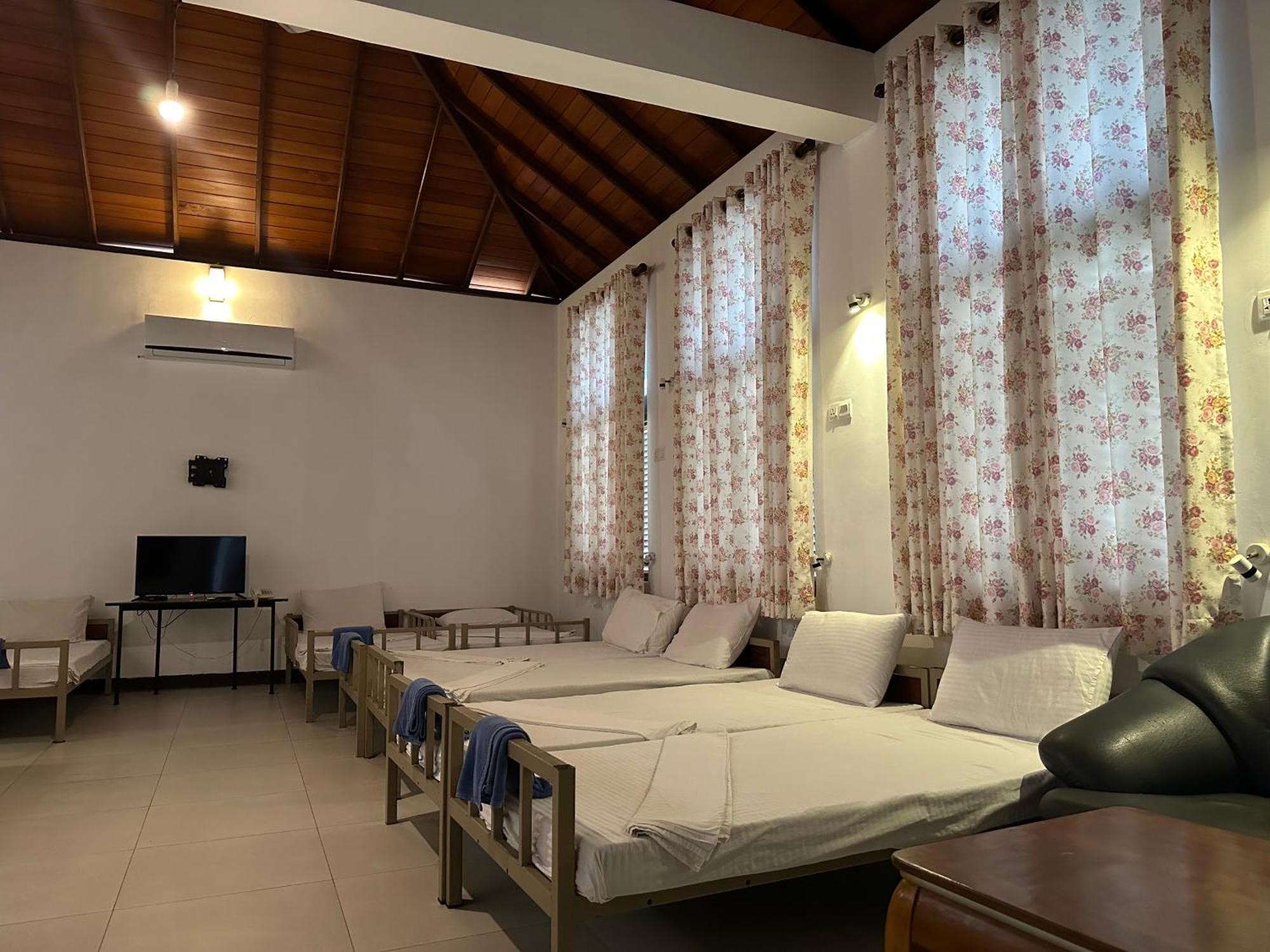 Amaluna Resorts Negombo Luaran gambar
