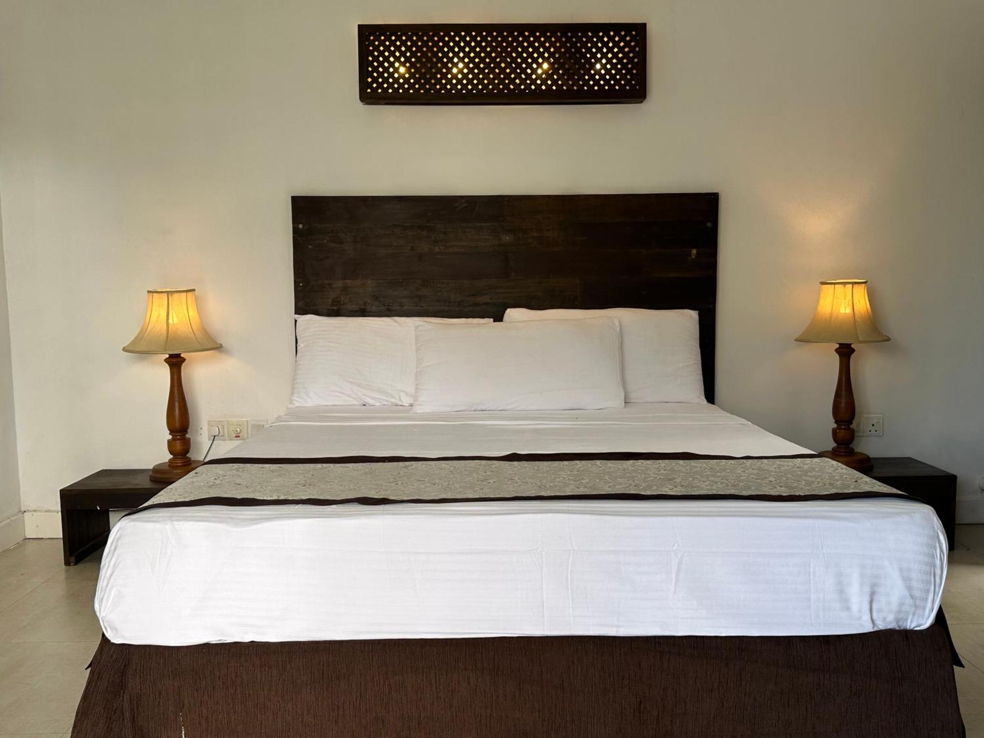 Amaluna Resorts Negombo Luaran gambar