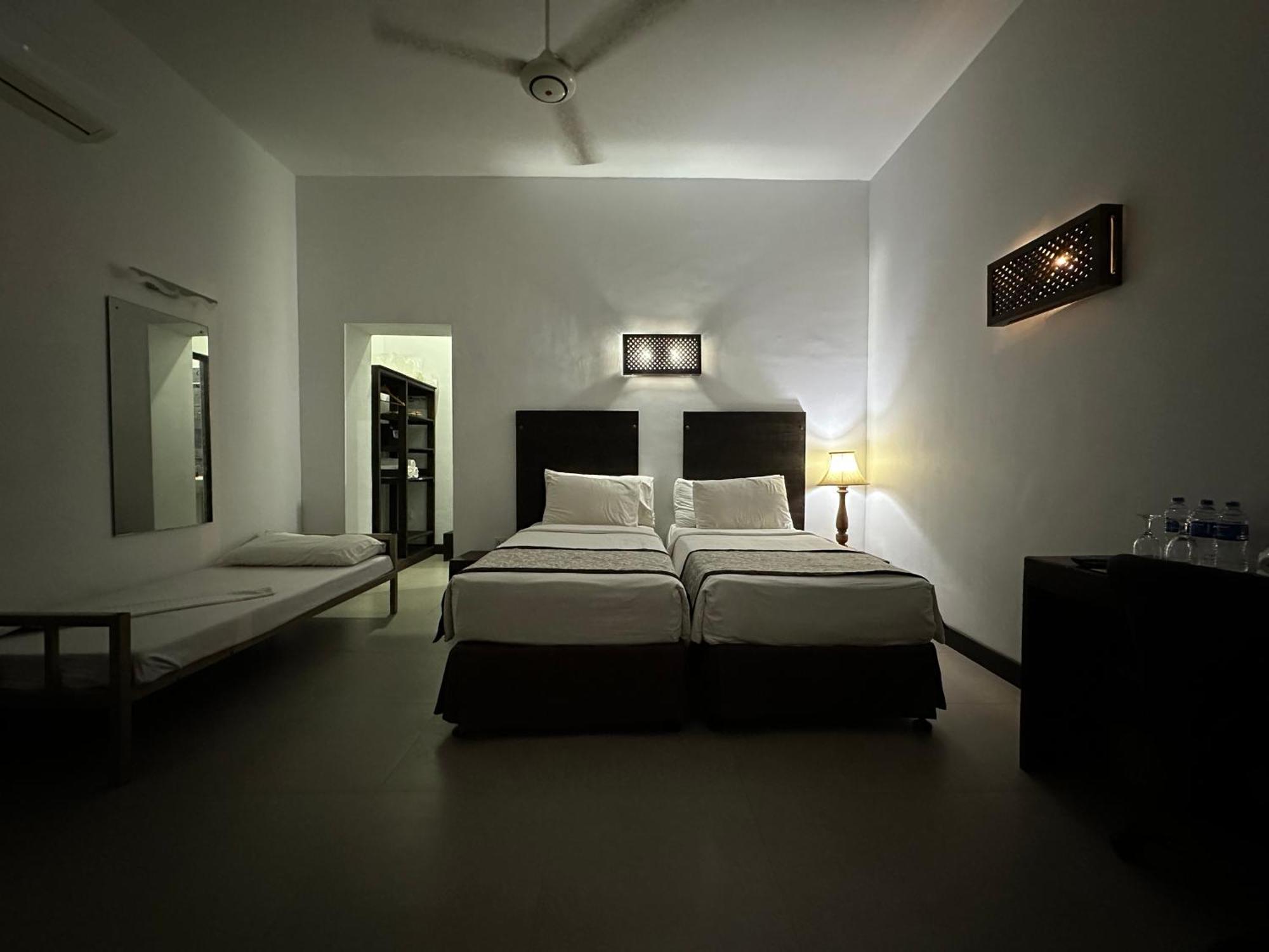 Amaluna Resorts Negombo Luaran gambar