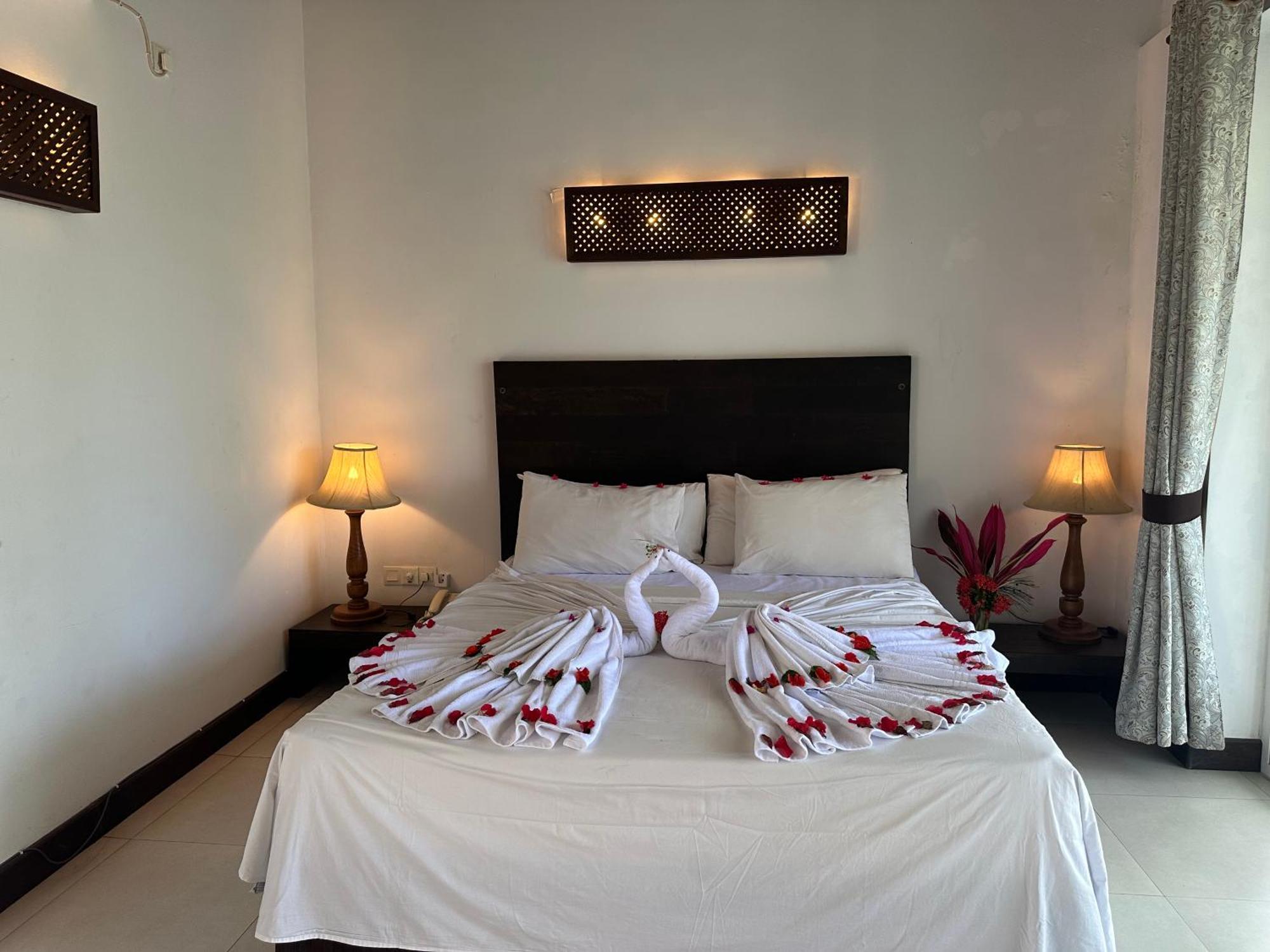 Amaluna Resorts Negombo Luaran gambar